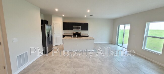 Building Photo - 141 Piave St
