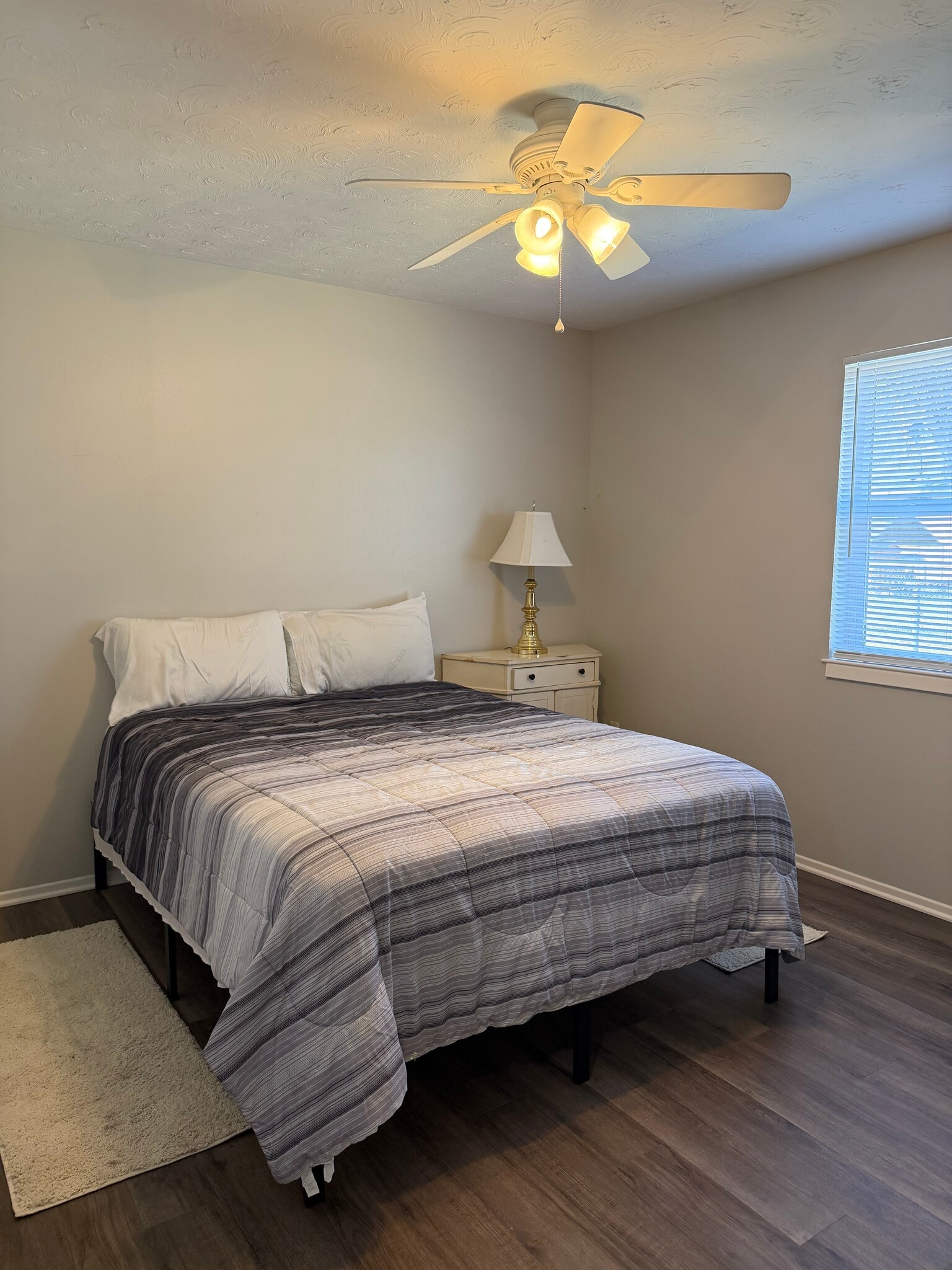 bedroom 2 - 2604 N Austin Ave