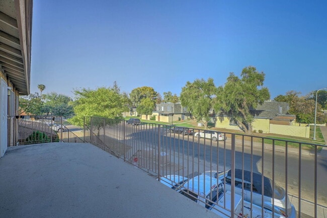 Building Photo - 3301 W Loma Ln