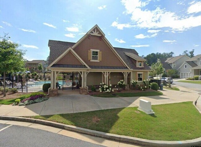 Building Photo - Townhouse - 4 Beds - 4 Bath