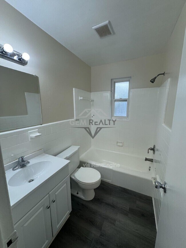 Building Photo - 14404 Gemstone Dr