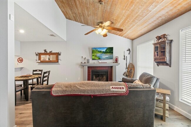 Building Photo - 1501 Stallings Dr