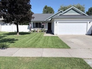 Building Photo - 6700 N Harris Hawk Ln