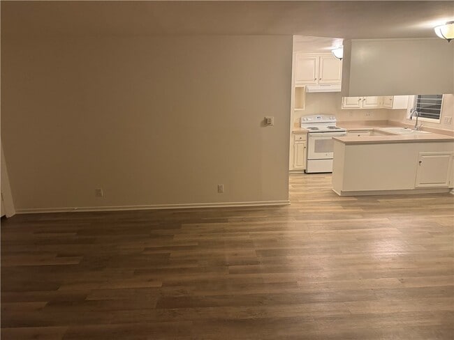 Building Photo - 621 Larkspur Ave
