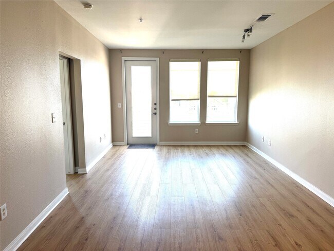 Building Photo - 505 Jackson Hill St