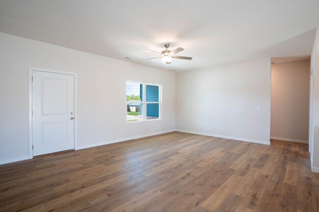 Building Photo - BRAND NEW 3 BEDROOM HOME - Mount Vernon, MO