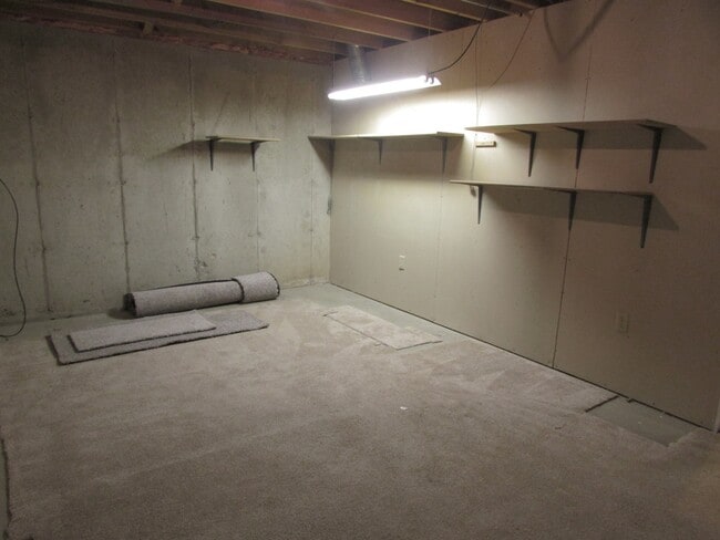 Building Photo - 3 BEDROOM + BONUS ROOOM | 2 BATH | HOUSE |...