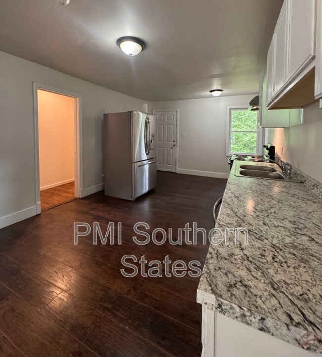 Building Photo - 110 Stone Creek Dr