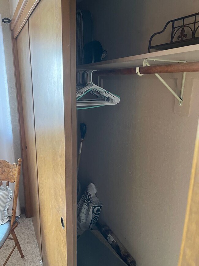 Building Photo - Beautiful furnished house in Stateline available now!