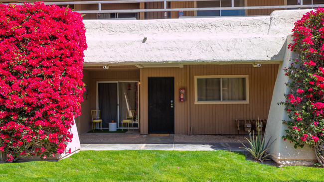 Building Photo - 510 N Villa Ct