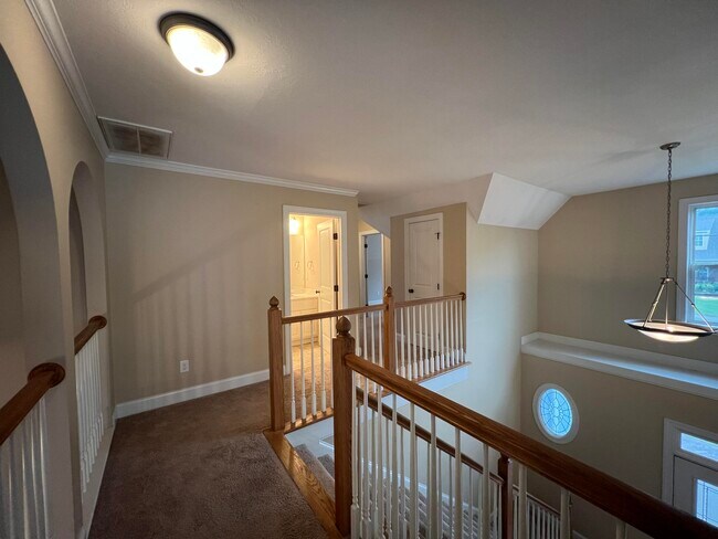 Building Photo - 1102 Highmoor Ln
