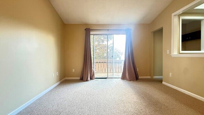 Building Photo - 863 Stratford Ln