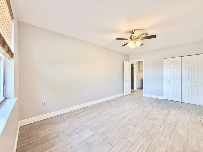 Building Photo - 6475 Cedarbrook Dr