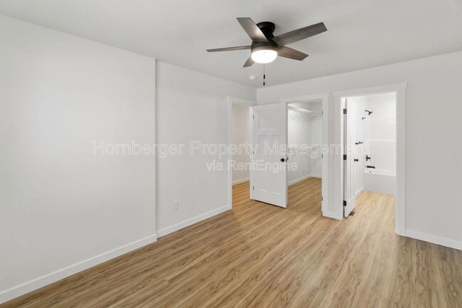 Building Photo - 2715 E Columbia Ave