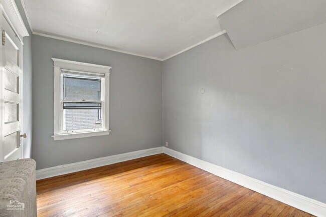 Building Photo - 1104 Dempster St