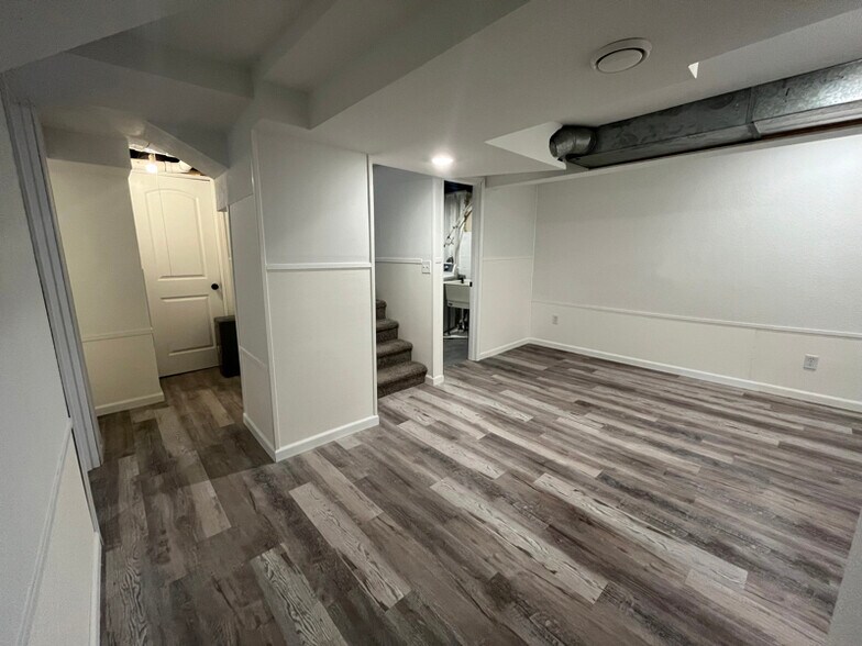 Building Photo - 3500 Kyle Ave N