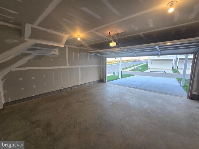 Building Photo - 1368 Red Clover Ln