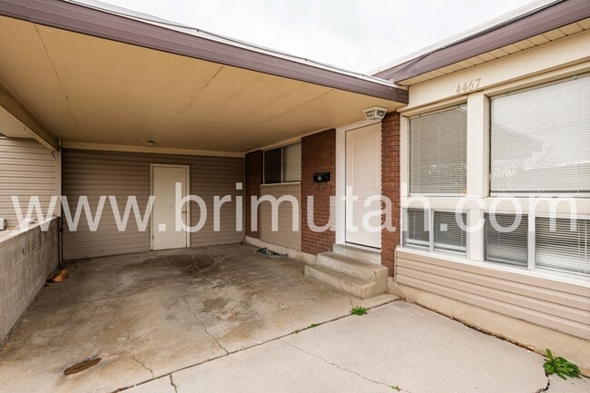 Building Photo - 4467 S Albright Dr