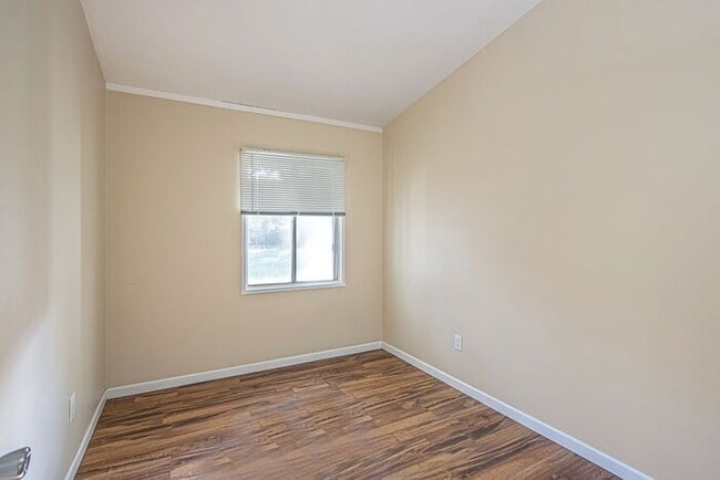 Building Photo - $1660 Contemporary remodeled 3-bedroom, 1-bath single-family ranch