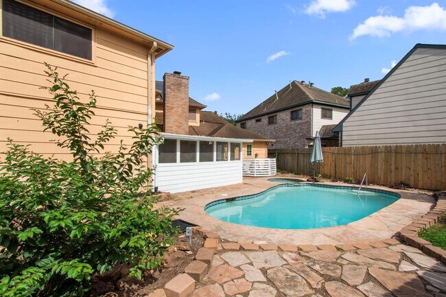 Building Photo - 1606 Rustic Knolls Dr