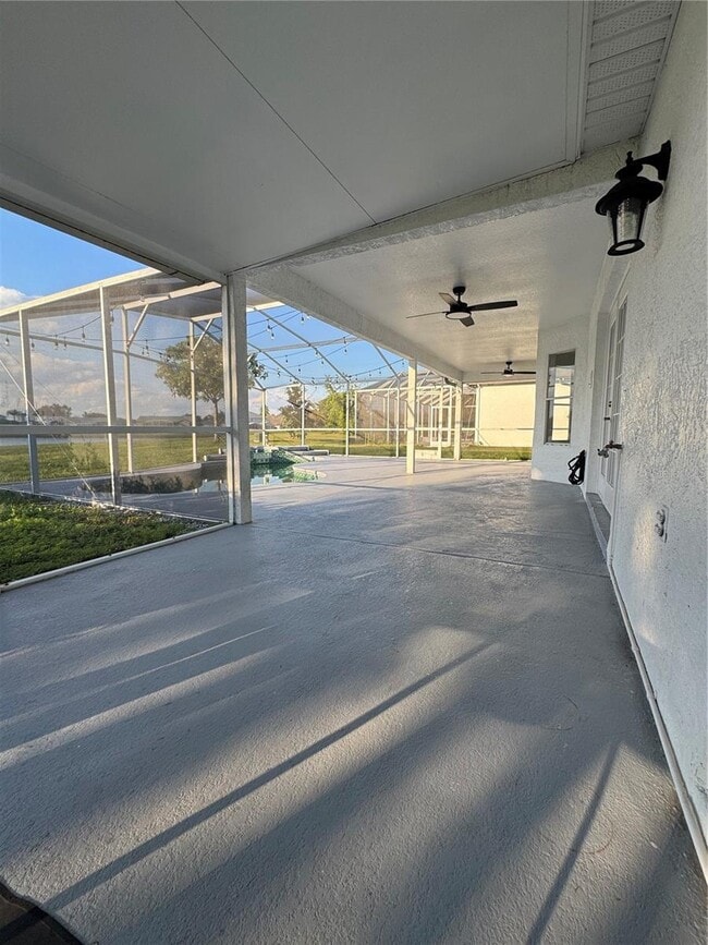 Building Photo - 2652 Hawthorne Ln