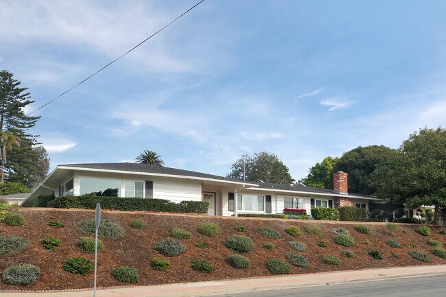 Building Photo - AVAILABLE NOW! STUNNING LA JOLLA 3BD/2.5BA...