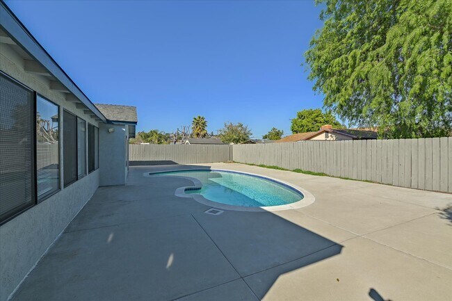 Building Photo - 12931 Morene St