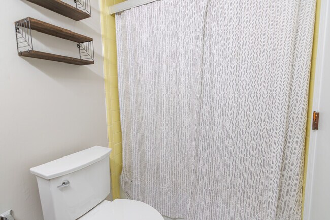 Building Photo - 1026 Denney Rd