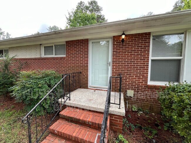 Building Photo - 4304 Wedgewood Dr