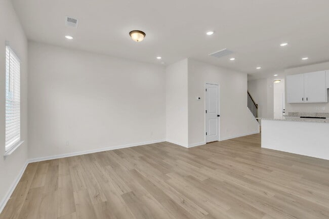 Building Photo - New Construction 3BR/2.5BA Townhome with Loft in Downtown Travelers Rest