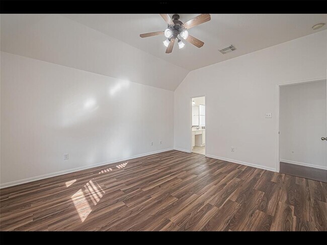 Building Photo - 10819 Waterfern Ct
