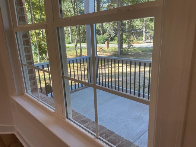 Building Photo - 205 Martingale Dr
