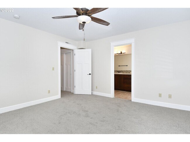 Building Photo - 11048 SW Legacy Oak Way