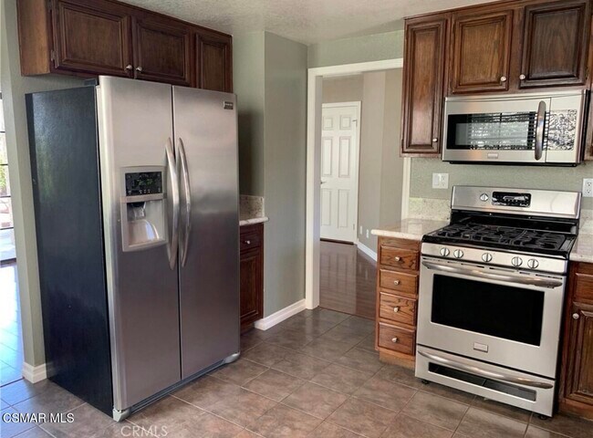 Building Photo - 852 Congressional Rd