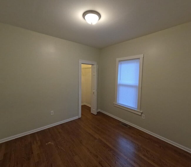 Building Photo - 821 Lake St