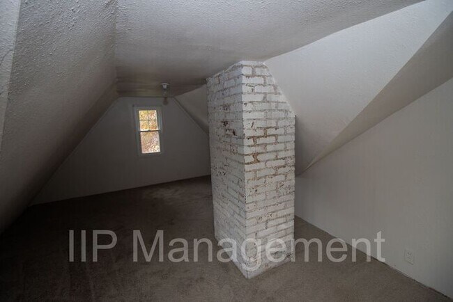 Building Photo - Beautiful 3 Bedroom house in South Euclid!