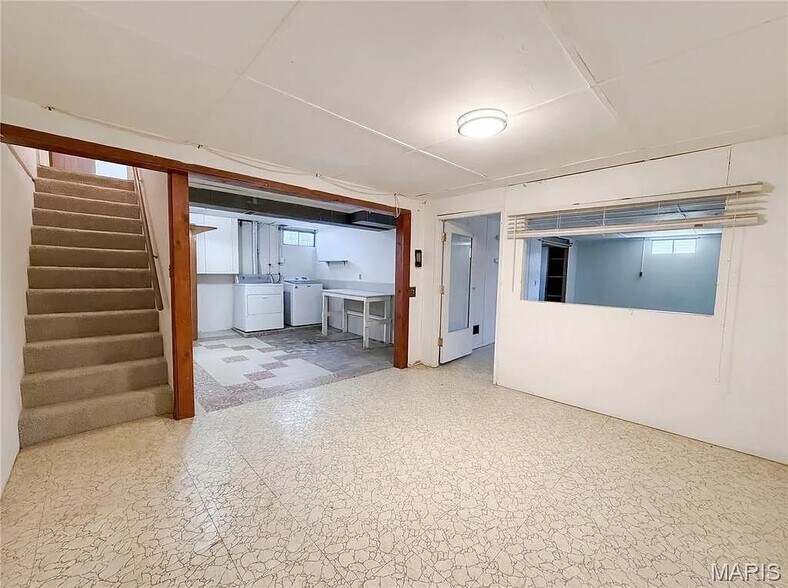 Building Photo - 2235 Bolton St