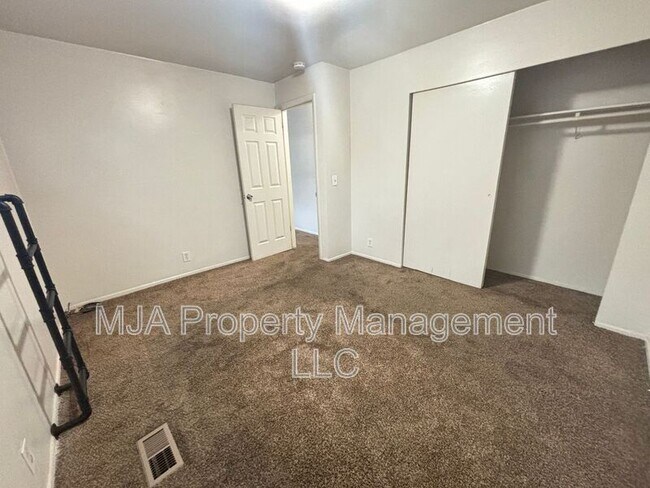 Building Photo - 1784 W 400 N