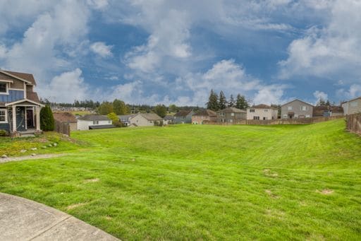 Building Photo - 1927 200 St E