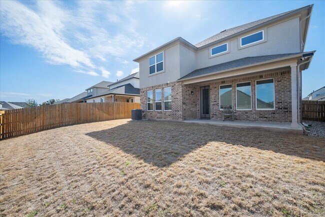 Building Photo - 420 Deerpath St