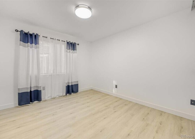 Building Photo - 4400 S Quebec St