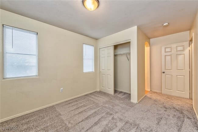 Building Photo - 3945 Bayamon St