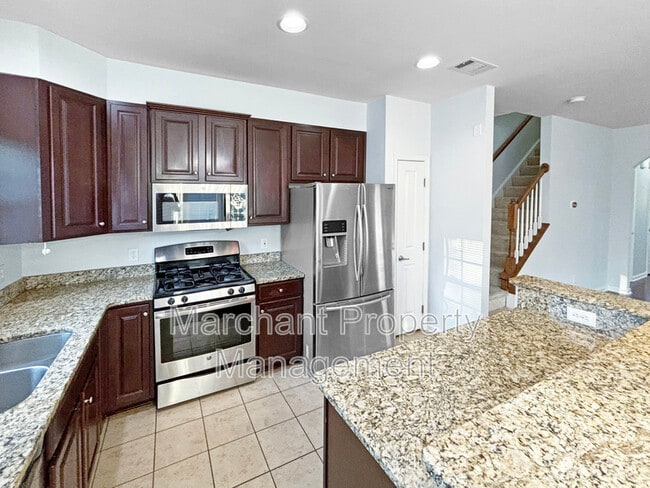 Building Photo - 114 Awendaw Way