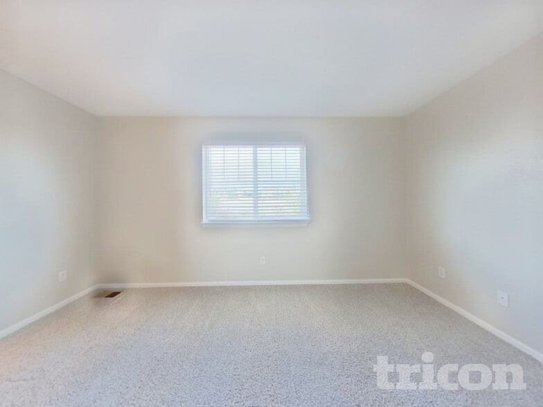 Building Photo - 7191 S Oak Hill Cir
