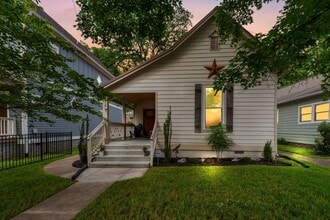 Building Photo - Beautiful Home Steps to Cleveland Park!