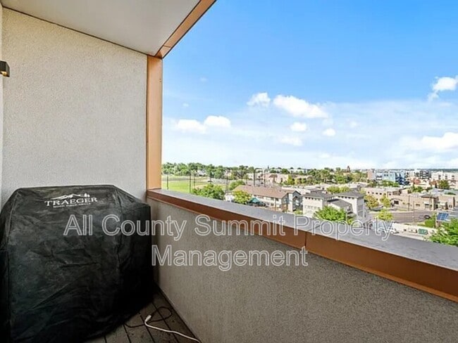 Building Photo - 2729 W 28th Ave