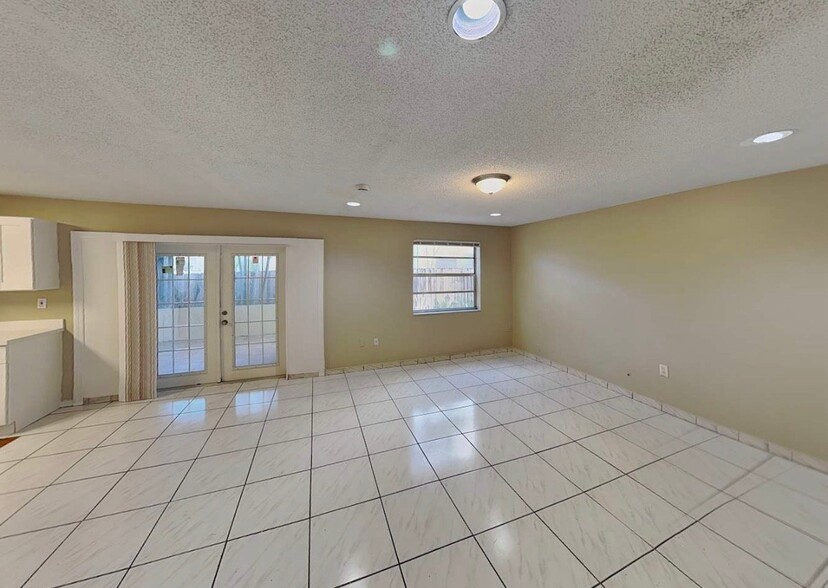 Building Photo - 8214 NW 192nd Terrace