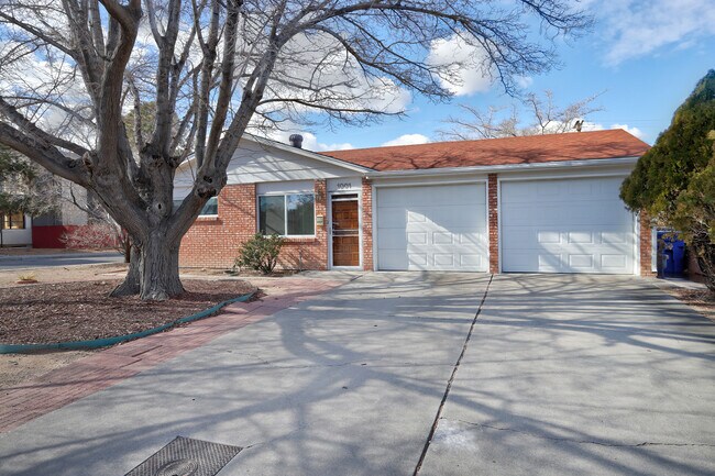 Building Photo - 1001 Alcazar St NE