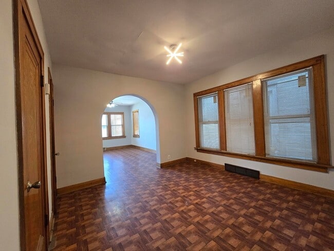 Building Photo - 3741 Parrish Ave