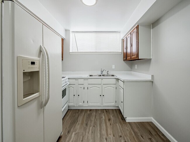 Building Photo - Freshly Remodeled 1BR Retreat in Desirable White Lake – Move-In Ready!